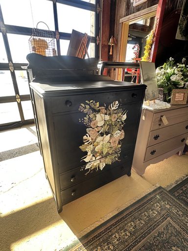 Upright 6 drawer cabinet/dresser